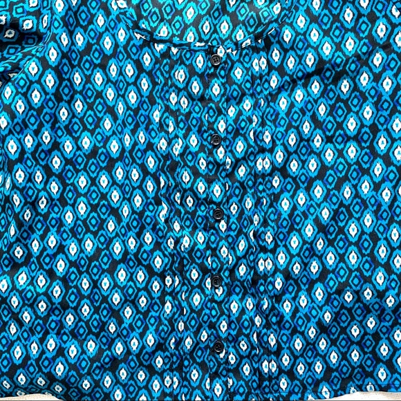 Mudd Blue Artwork Scoop Button Front Crop Blouse - Picture 4 of 11